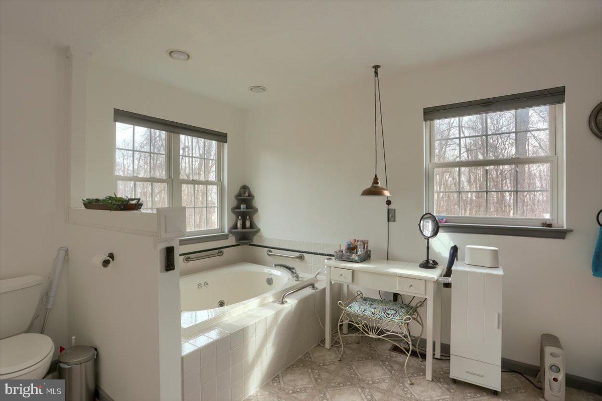 7666 Hickory Road Stewartstown, PA 17363 - Photo 18 of 57 Main bathroom