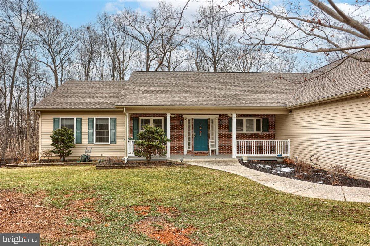 7666 Hickory Road Stewartstown, PA 17363 - Photo 2 of 57 Gallery Image 2
