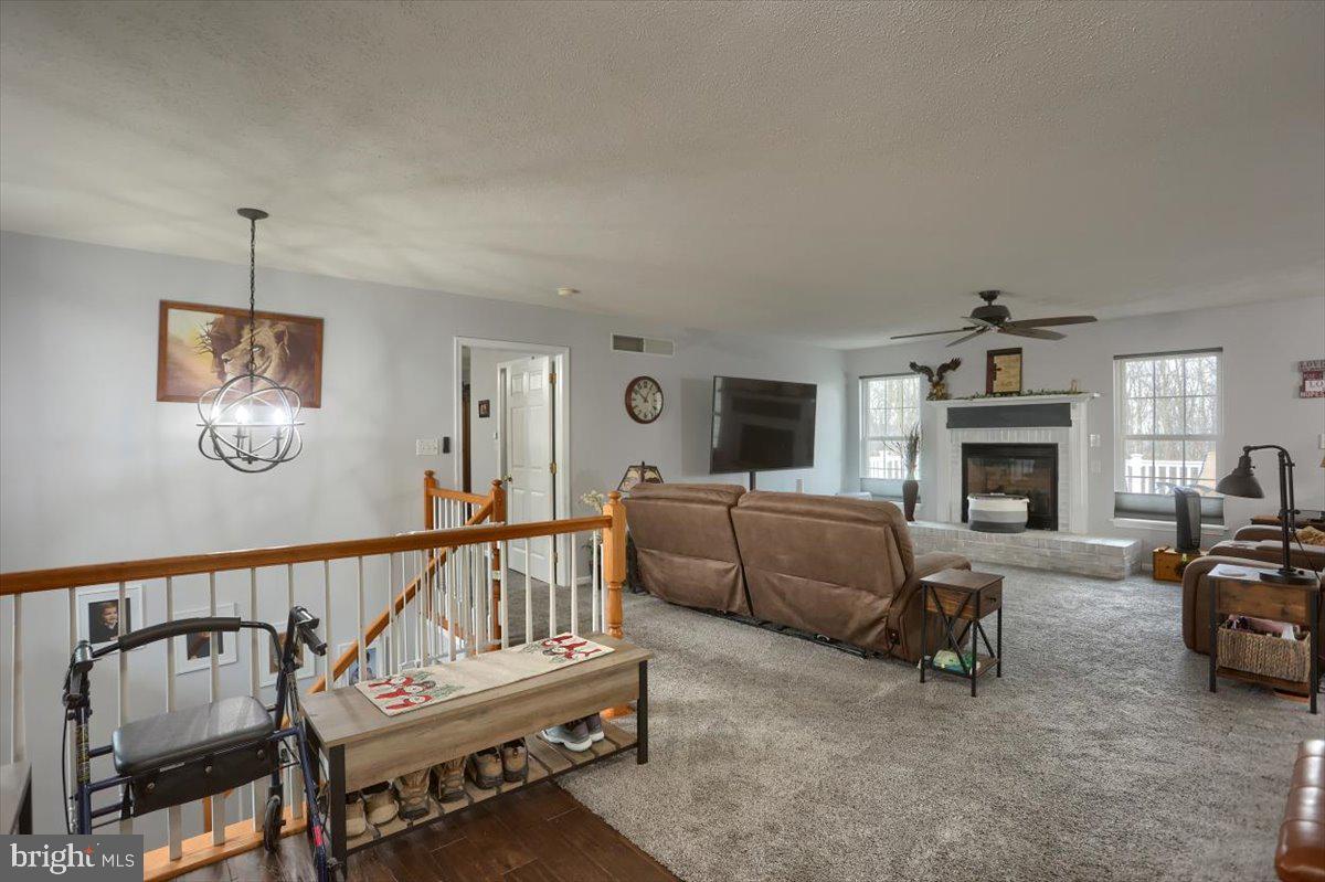 7666 Hickory Road Stewartstown, PA 17363 - Photo 36 of 57 Living room