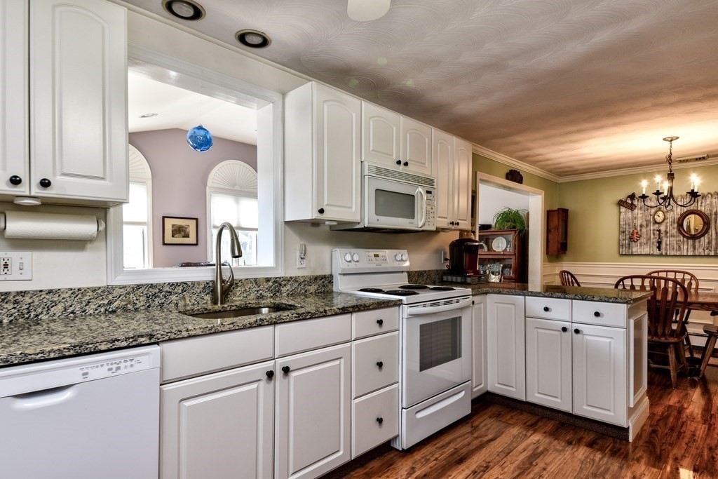 26 Rosslare Road Framingham, MA 01701 - Photo 12 of 29 Gallery Image 12