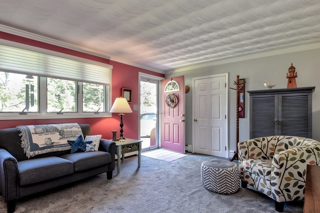 26 Rosslare Road Framingham, MA 01701 - Photo 3 of 29 Gallery Image 3