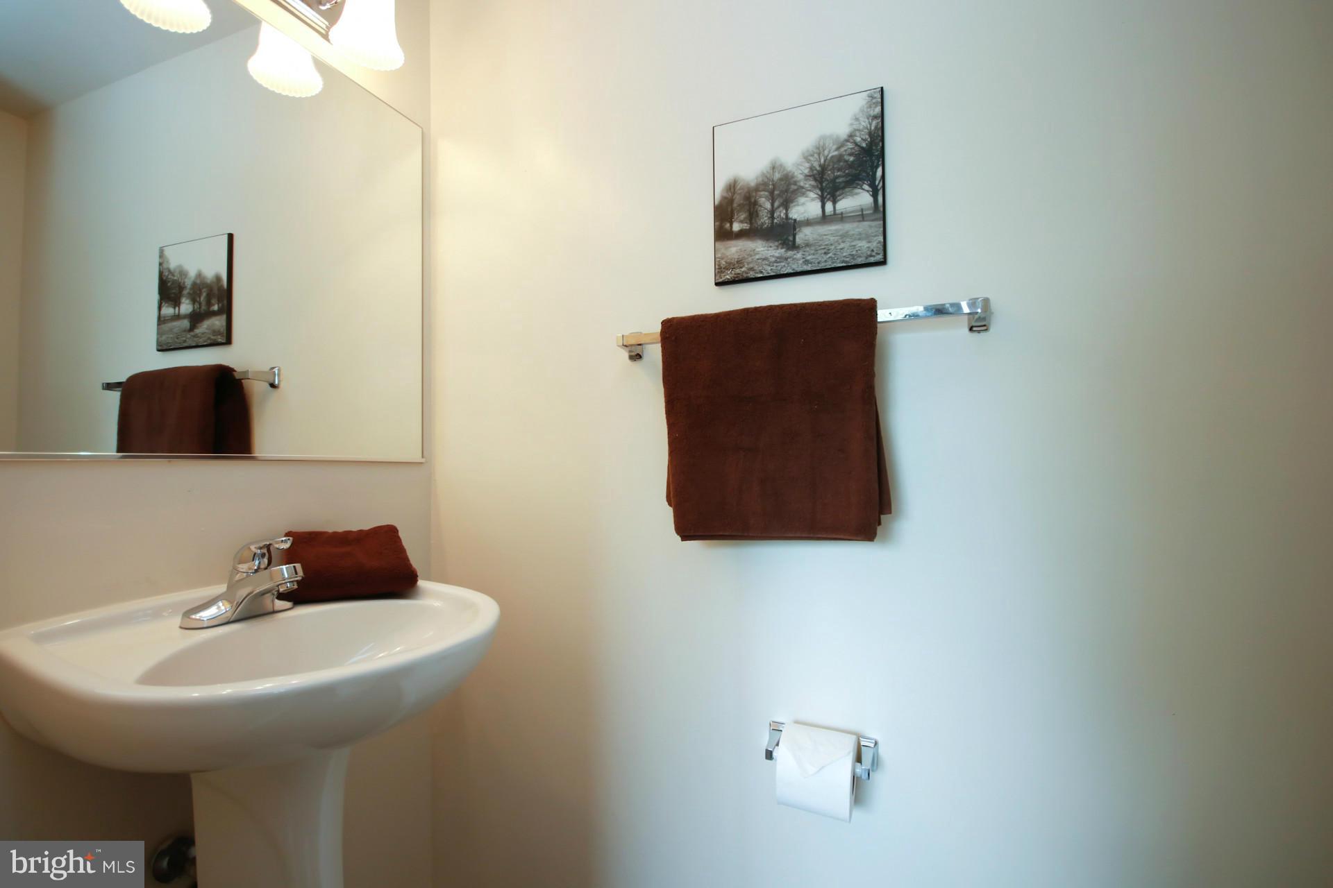 2120 Military Road Arlington, VA 22207 - Photo 16 of 30 Bath