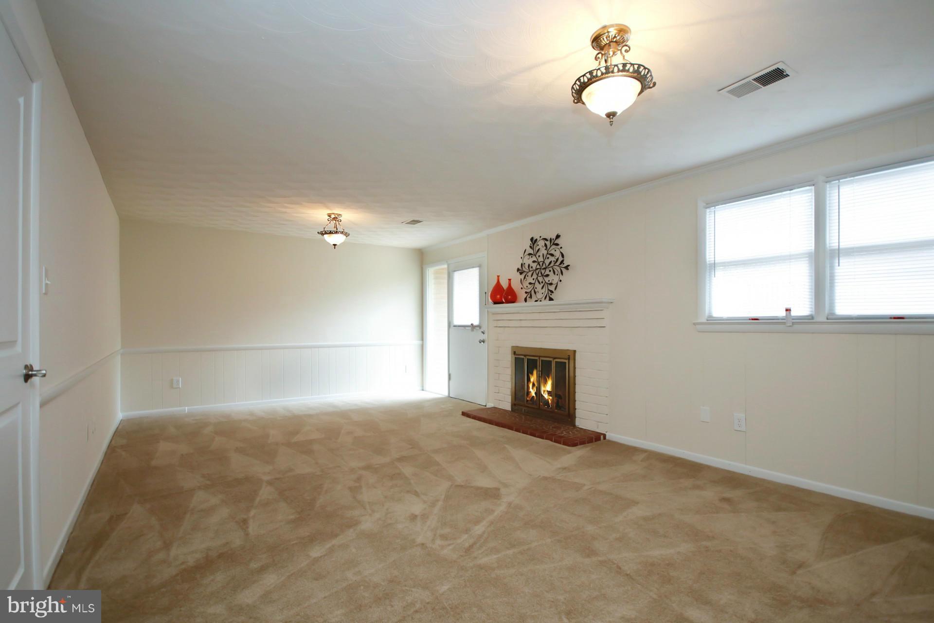 2120 Military Road Arlington, VA 22207 - Photo 23 of 30 Family Room