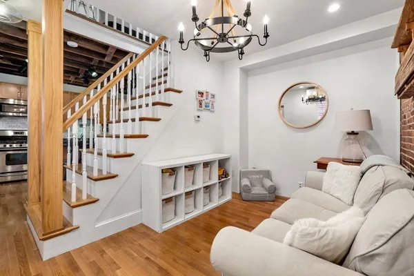 $5,250 | 9 R Salem St Avenue, Boston, MA 02129