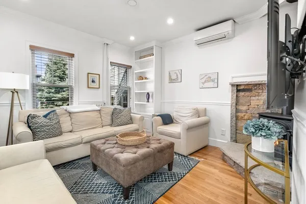 $5,250 | 9 R Salem St Avenue, Boston, MA 02129