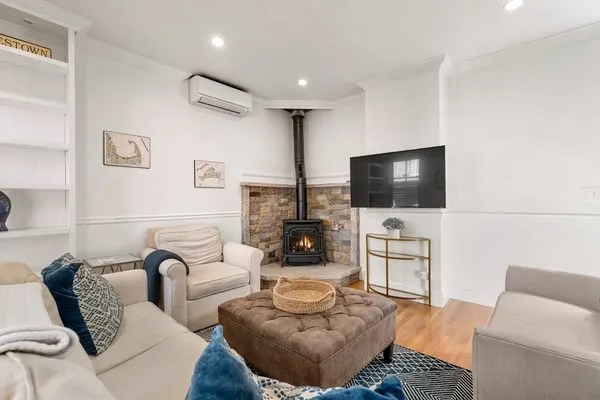 $5,250 | 9 R Salem St Avenue, Boston, MA 02129