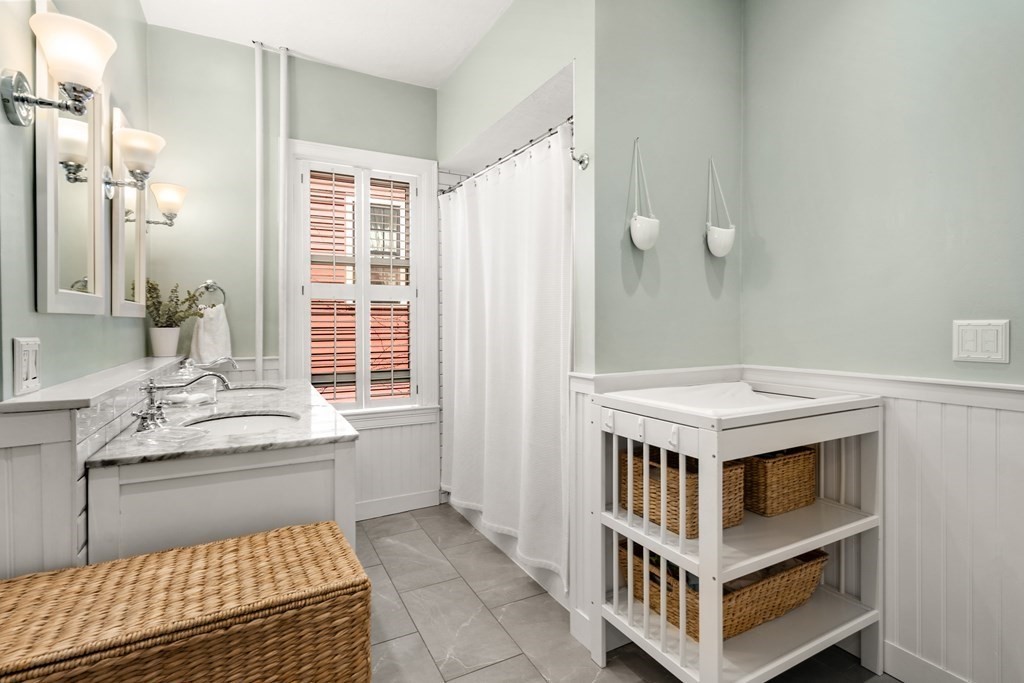 9 R Salem St Avenue Boston, MA 02129 - Photo 19 of 27