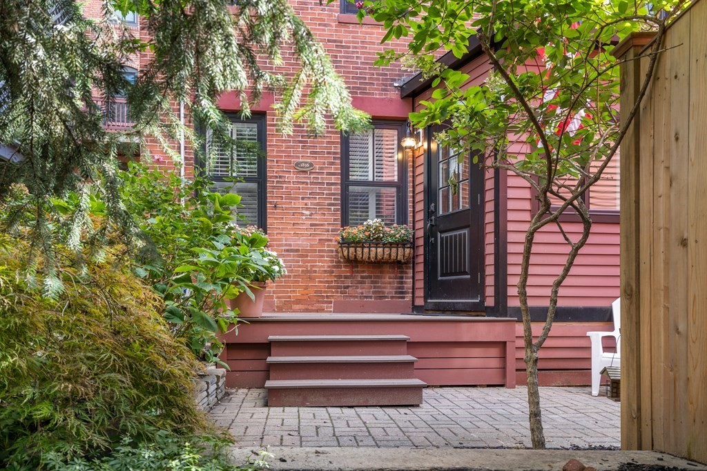 9 R Salem St Avenue Boston, MA 02129 - Photo 27 of 27