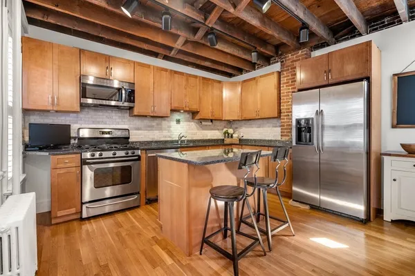 $5,250 | 9 R Salem St Avenue, Boston, MA 02129