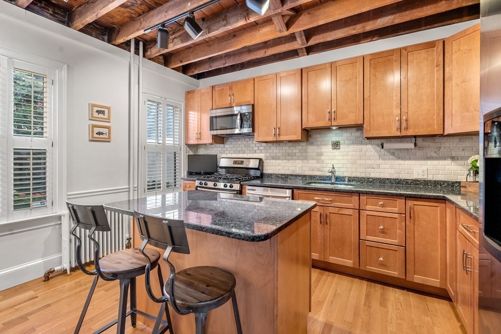 9 R Salem St Avenue Boston, MA 02129 - Photo 7 of 27