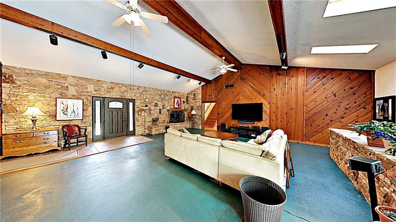 10 Hildenbrand Road Irwin, PA 15642 - Photo 4 of 25 Gallery Image 4