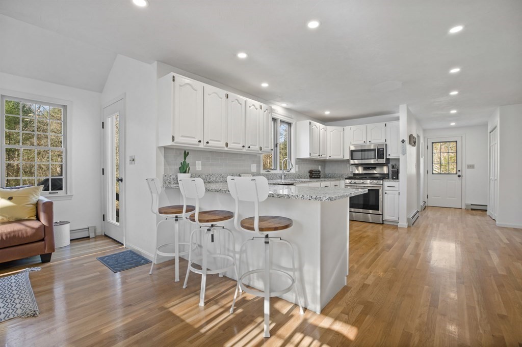 154 Booth Hill Road Scituate, MA 02066 - Photo 3 of 41 Gallery Image 3