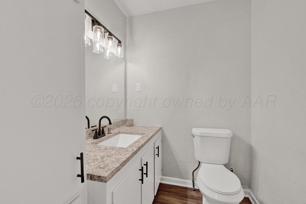 810 Charles Avenue Panhandle, TX 79068 - Photo 21 of 29 master bathroom