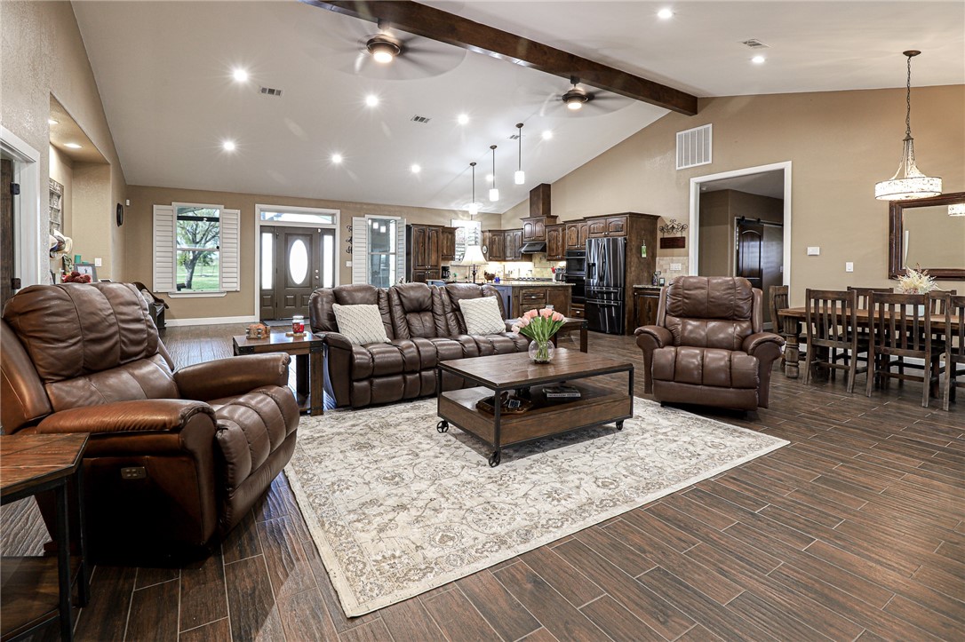 291 Lcr 644 Thornton, TX 76687 - Photo 11 of 51 a living room with furniture and wooden floor