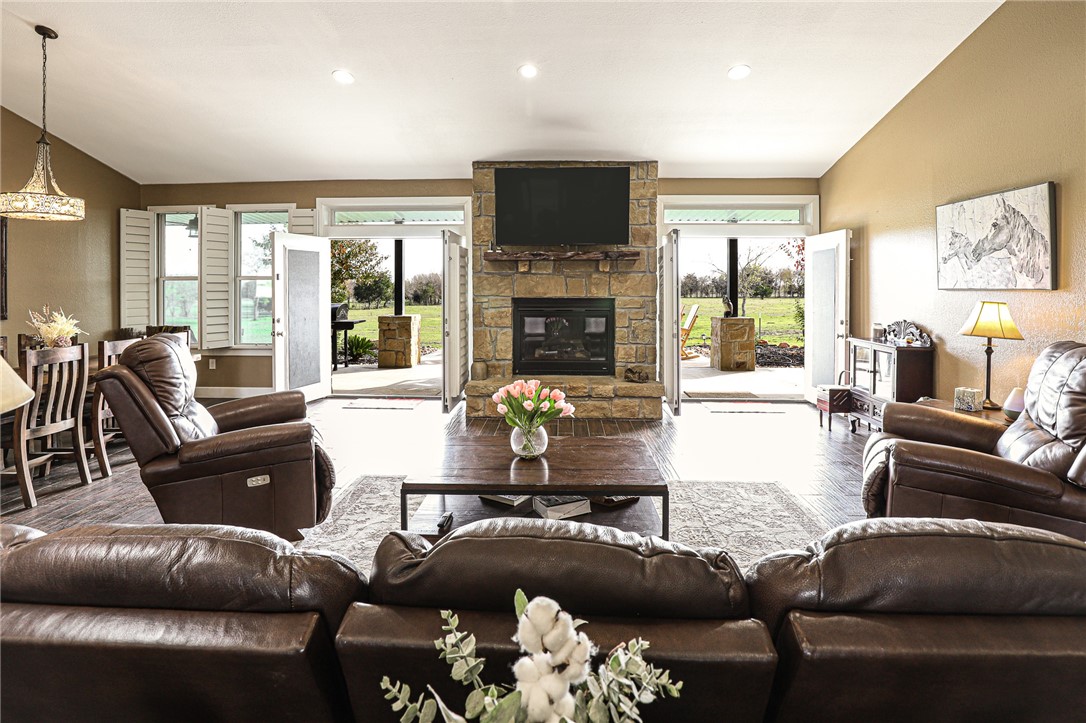 291 Lcr 644 Thornton, TX 76687 - Photo 12 of 51 a living room with furniture and a flat screen tv