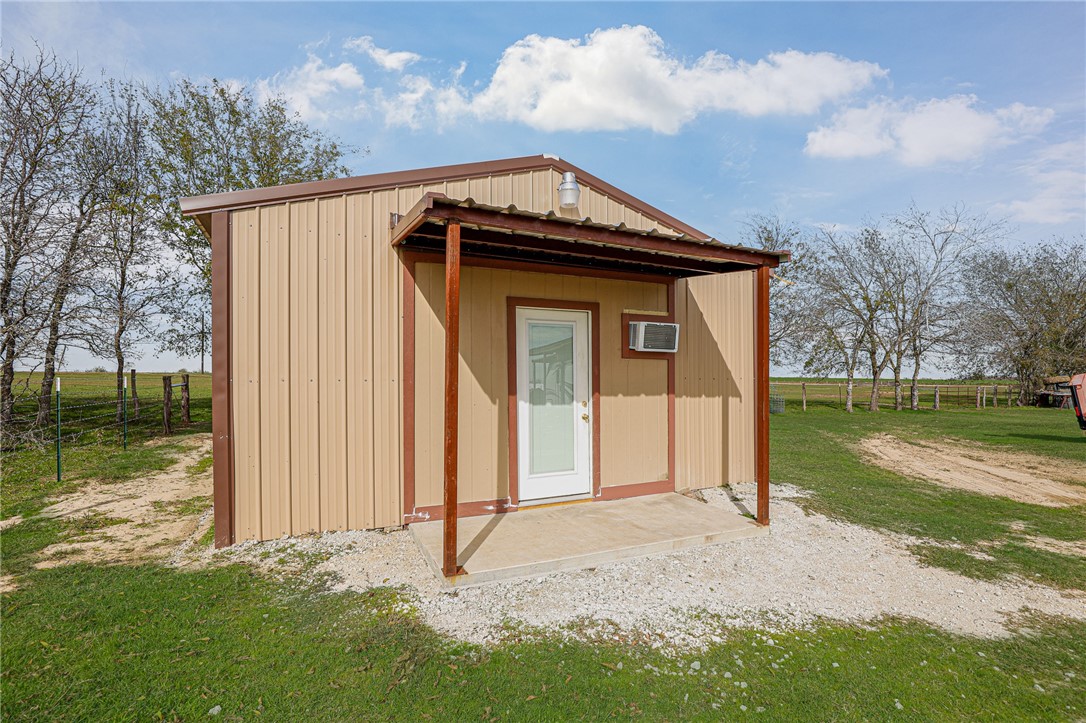 291 Lcr 644 Thornton, TX 76687 - Photo 36 of 51 a house with yard in front of it
