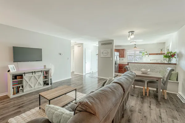 $250,000 | 906 Chicory Way, Sun Prairie, WI 53590