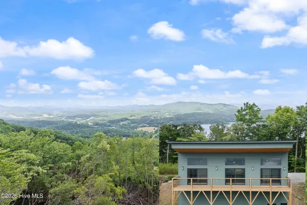 $429,800 | 5 Mason Way, Brasstown, NC 28902