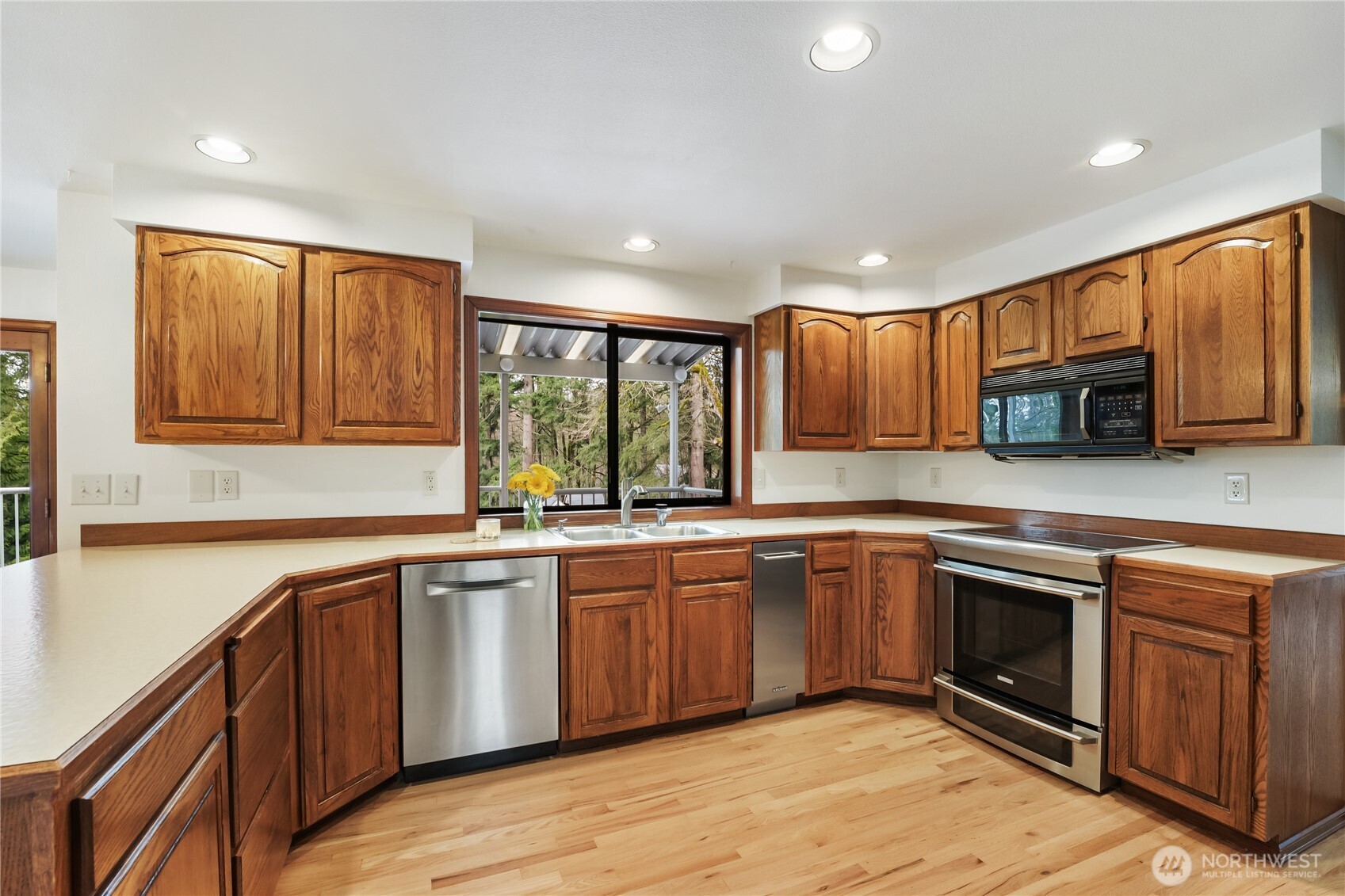 20942 Southeast 159th Street Renton, WA 98059 - Photo 13 of 40 Gallery Image 13