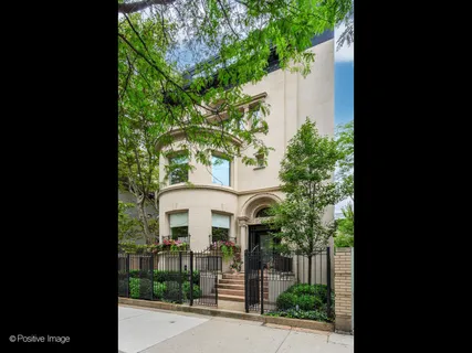 $4,249,000 | 1352 N La Salle Drive, Chicago, IL 60610