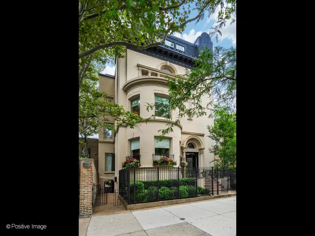 $4,249,000 | 1352 N La Salle Drive, Chicago, IL 60610