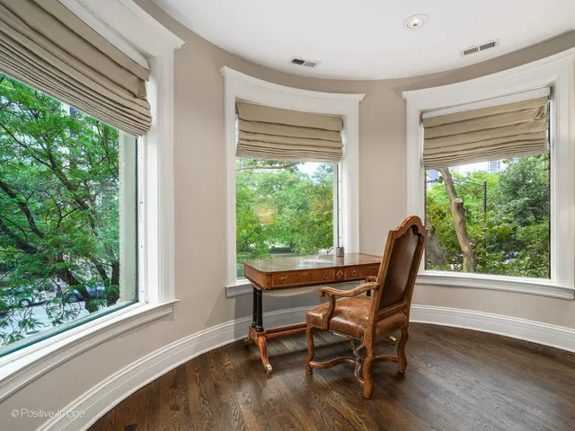 $4,249,000 | 1352 N La Salle Drive, Chicago, IL 60610