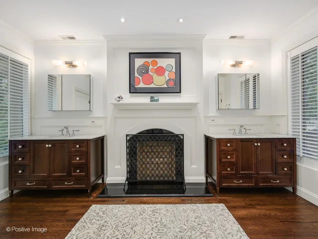 $4,249,000 | 1352 N La Salle Drive, Chicago, IL 60610