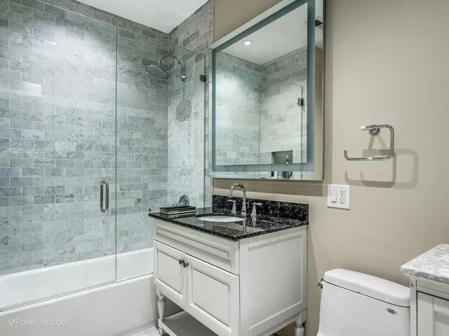 $4,249,000 | 1352 N La Salle Drive, Chicago, IL 60610