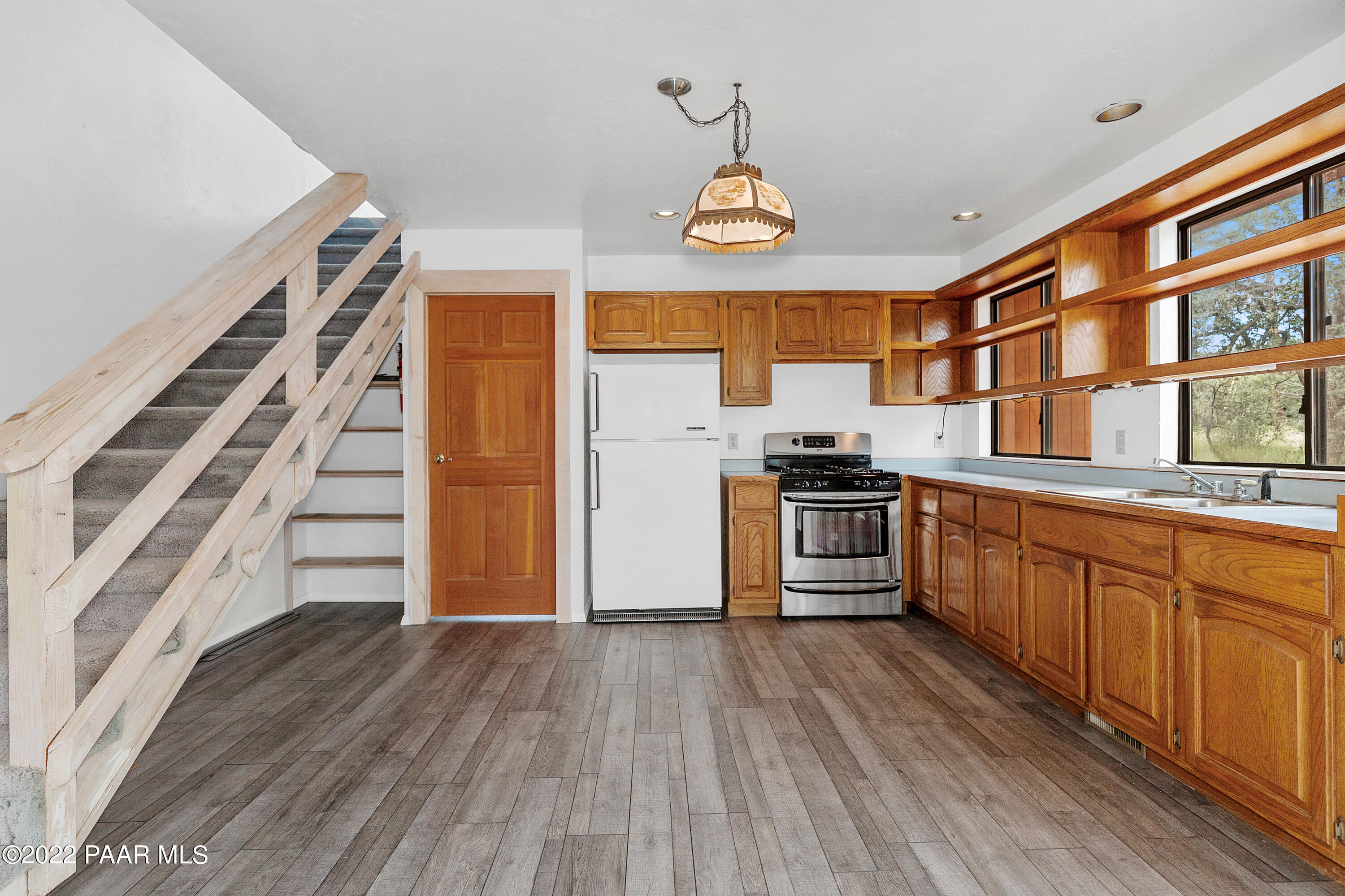 1105 West Oneal Road Prescott, AZ 86305 - Photo 6 of 24 Kitchen