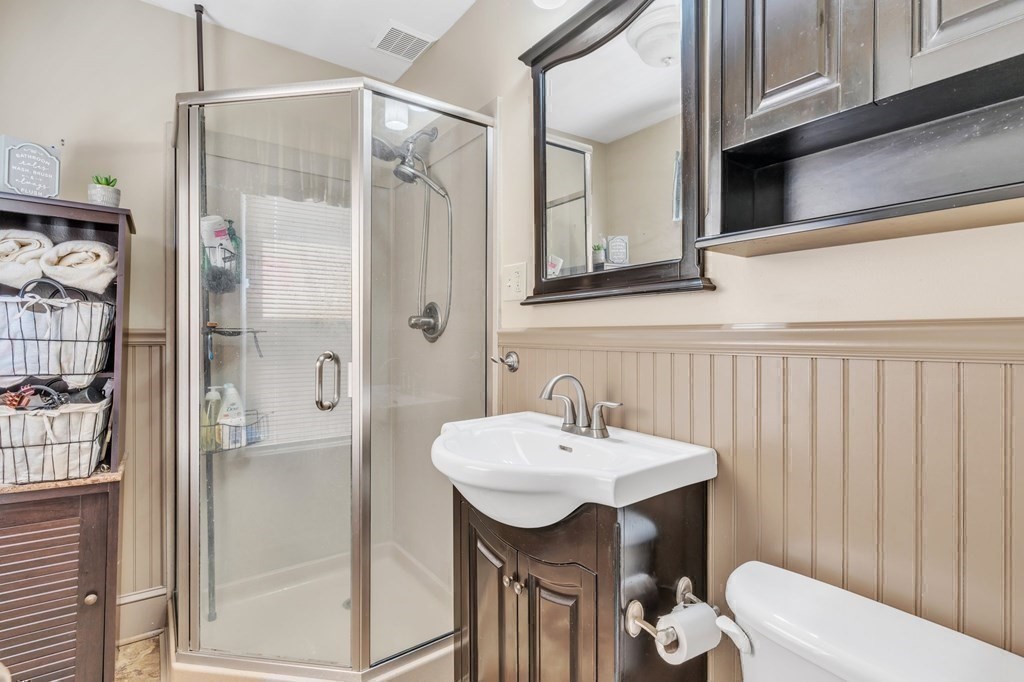 1640 Carew Street Springfield, MA 01104 - Photo 15 of 36 Gallery Image 15