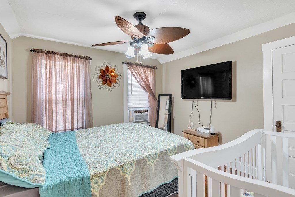 1640 Carew Street Springfield, MA 01104 - Photo 17 of 36 Gallery Image 17