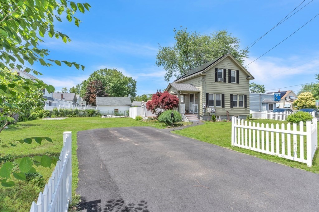 1640 Carew Street Springfield, MA 01104 - Photo 2 of 36 Gallery Image 2