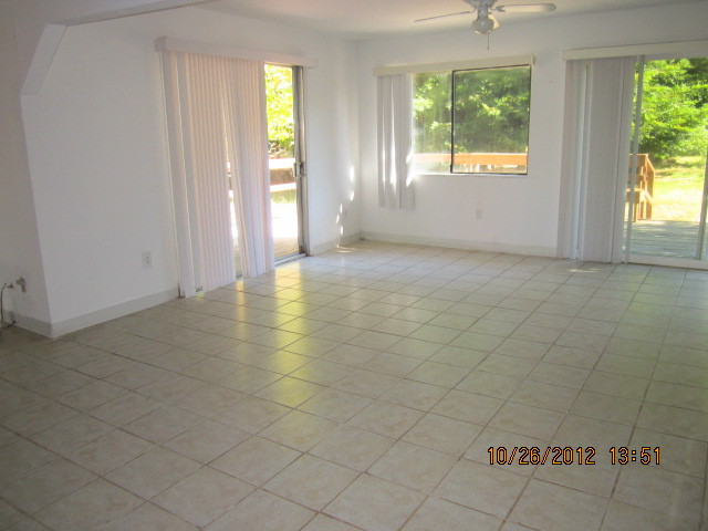 3383 Marmac Road Anderson, CA 96007 - Photo 4 of 6 large dining area in kitchen