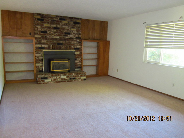3383 Marmac Road Anderson, CA 96007 - Photo 6 of 6 livingrm