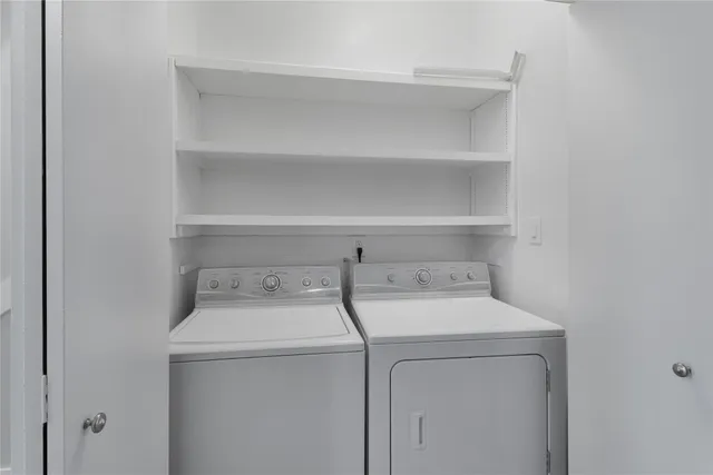 $289,000 | 7929 Woodway Drive, Unit 4, Houston, TX 77063