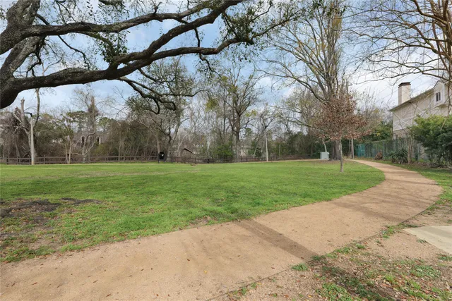 $289,000 | 7929 Woodway Drive, Unit 4, Houston, TX 77063