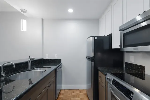 $289,000 | 7929 Woodway Drive, Unit 4, Houston, TX 77063