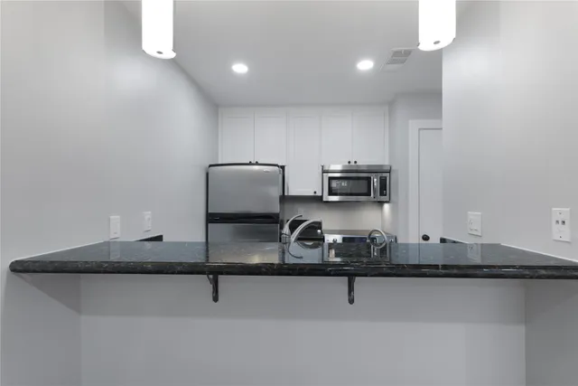 $289,000 | 7929 Woodway Drive, Unit 4, Houston, TX 77063