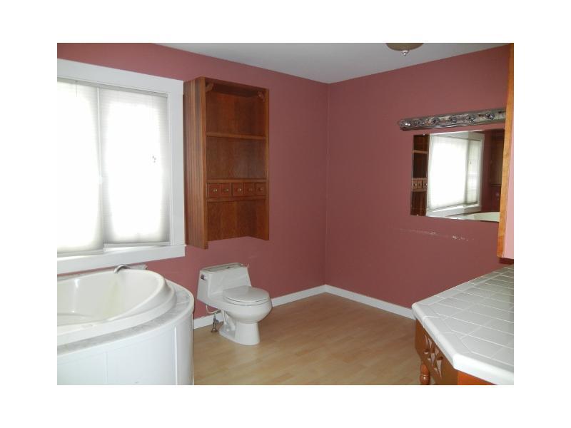 73 Arnold Road Bass Harbor, ME 04653 - Photo 11 of 18 Master Bath/Spa.