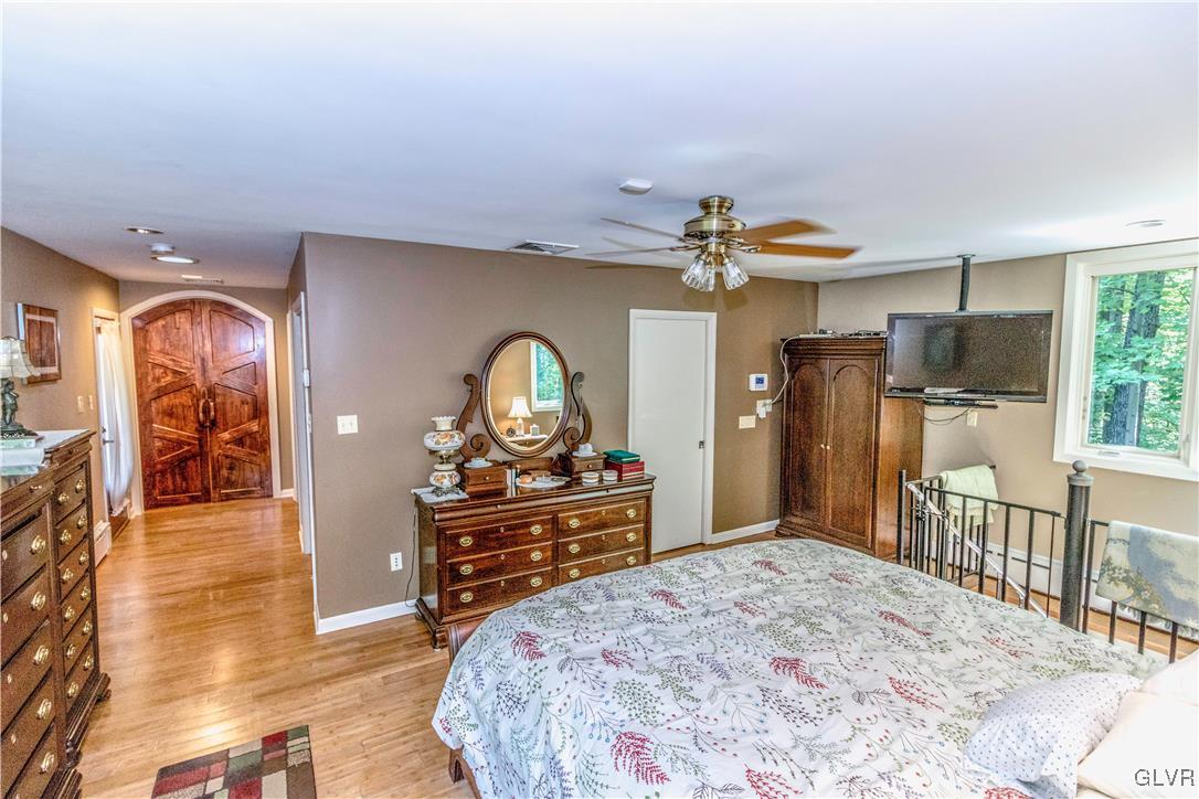 3370 Church Road Bethlehem, PA 18015 - Photo 21 of 38 Master Suite
