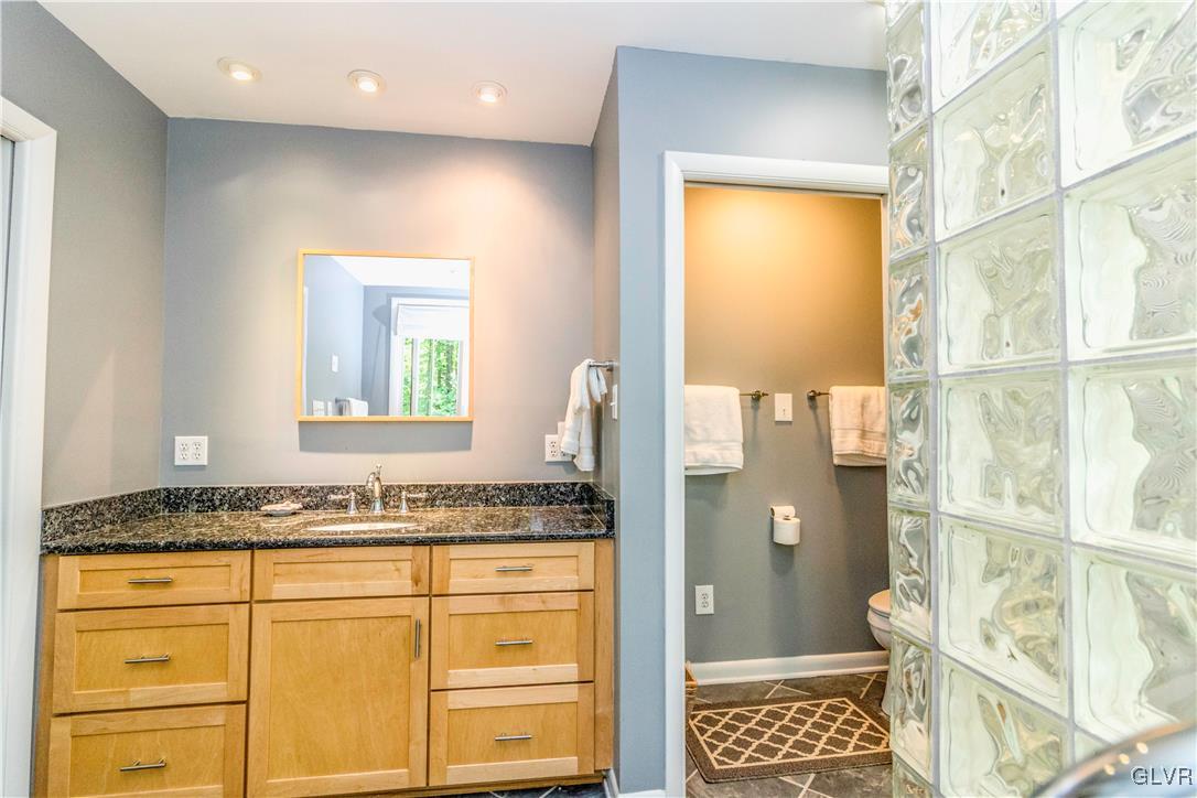 3370 Church Road Bethlehem, PA 18015 - Photo 23 of 38 Master Bath