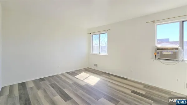 $2,200 | 619 Sussex Street, Unit 3, Harrison, NJ 07029