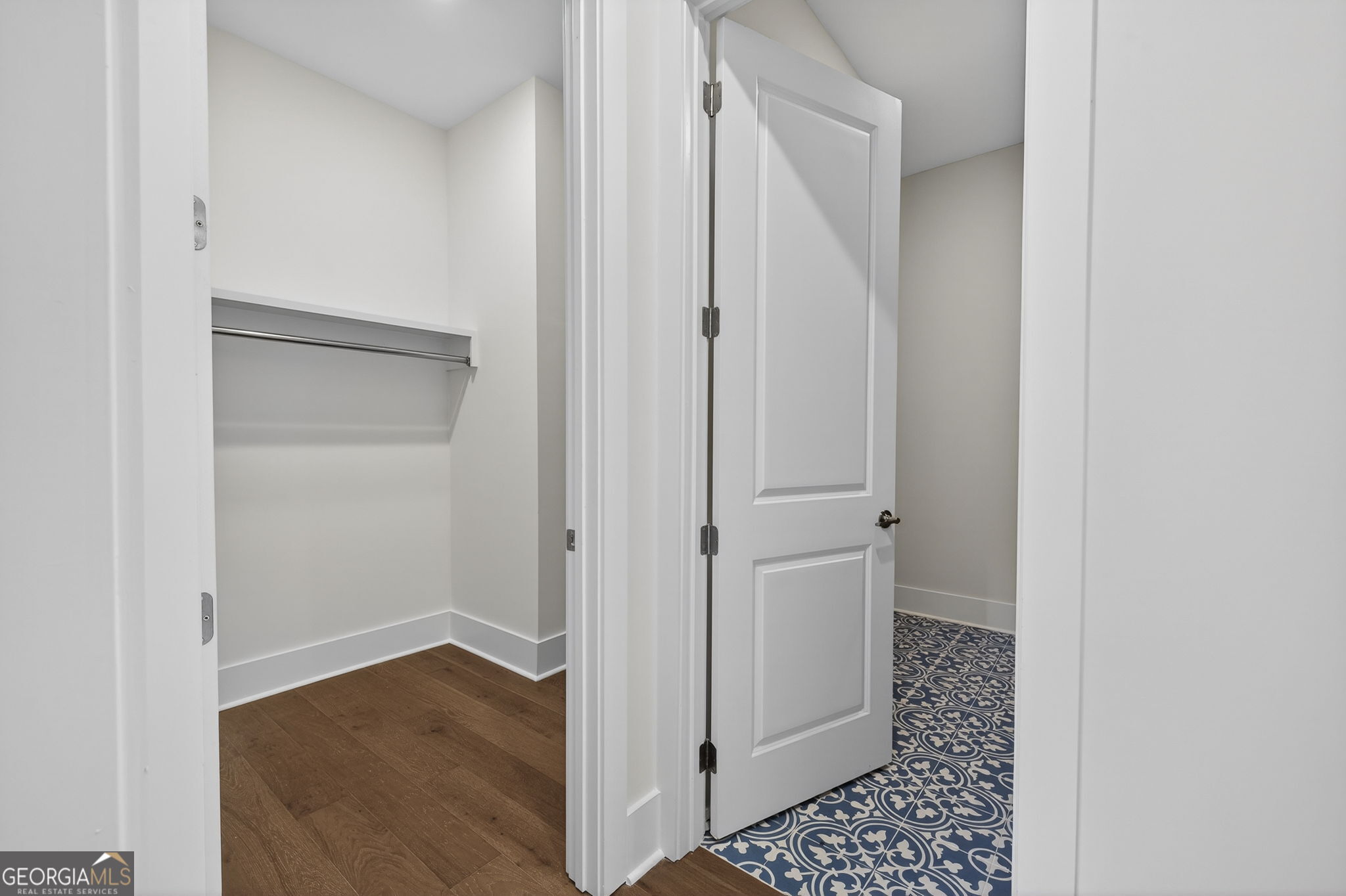 1020 Oak Valley Road Greensboro, GA 30642 - Photo 22 of 64 a bathroom with a sink and a shower
