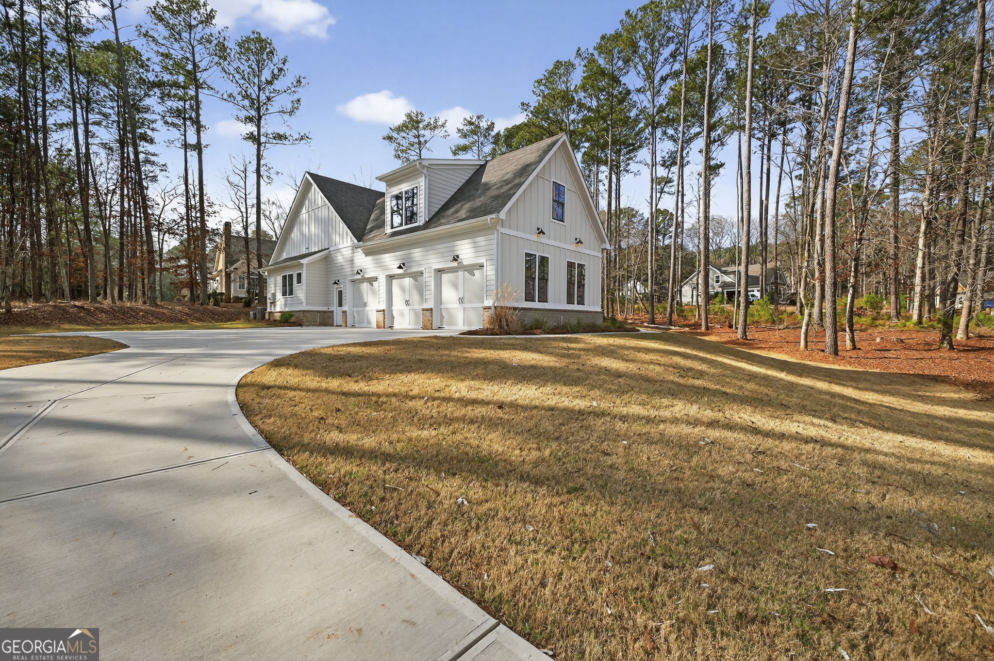 1020 Oak Valley Road Greensboro, GA 30642 - Photo 34 of 64 a front view of a house with a garden