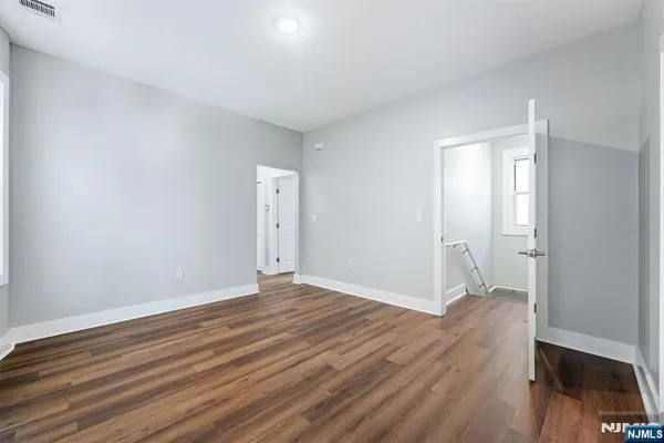 $2,250 | 913 South 18th Street, Unit 2, Newark, NJ 07108