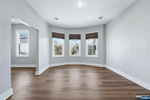 $2,250 | 913 South 18th Street, Unit 2, Newark, NJ 07108