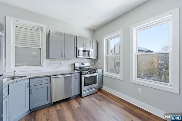 $2,250 | 913 South 18th Street, Unit 2, Newark, NJ 07108