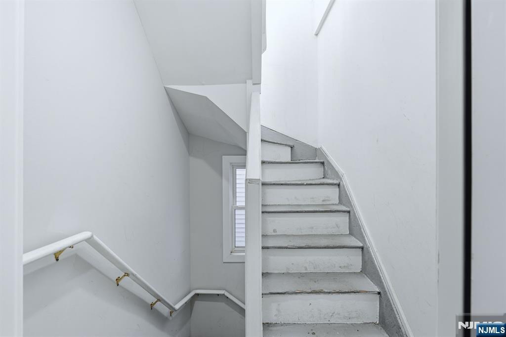 913 South 18th Street, Unit 2 Newark, NJ 07108 - Photo 8 of 27