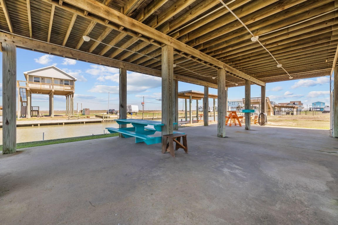 522 Dolphin Drive Freeport, TX 77541 - Photo 8 of 47