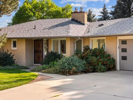 a front view of house with yard